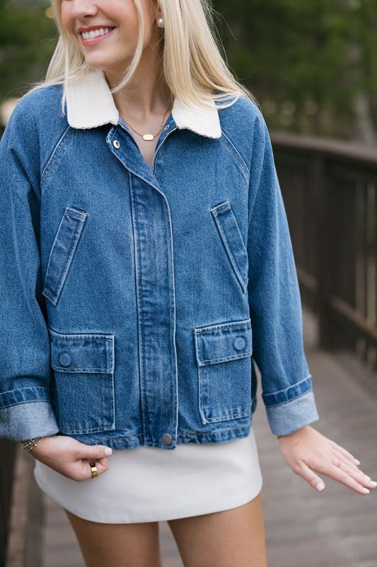 Contrast Denim Jacket w/ Front Pocket
