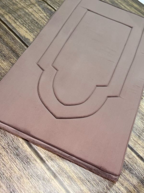 سجادة درجة عنابي فاتح