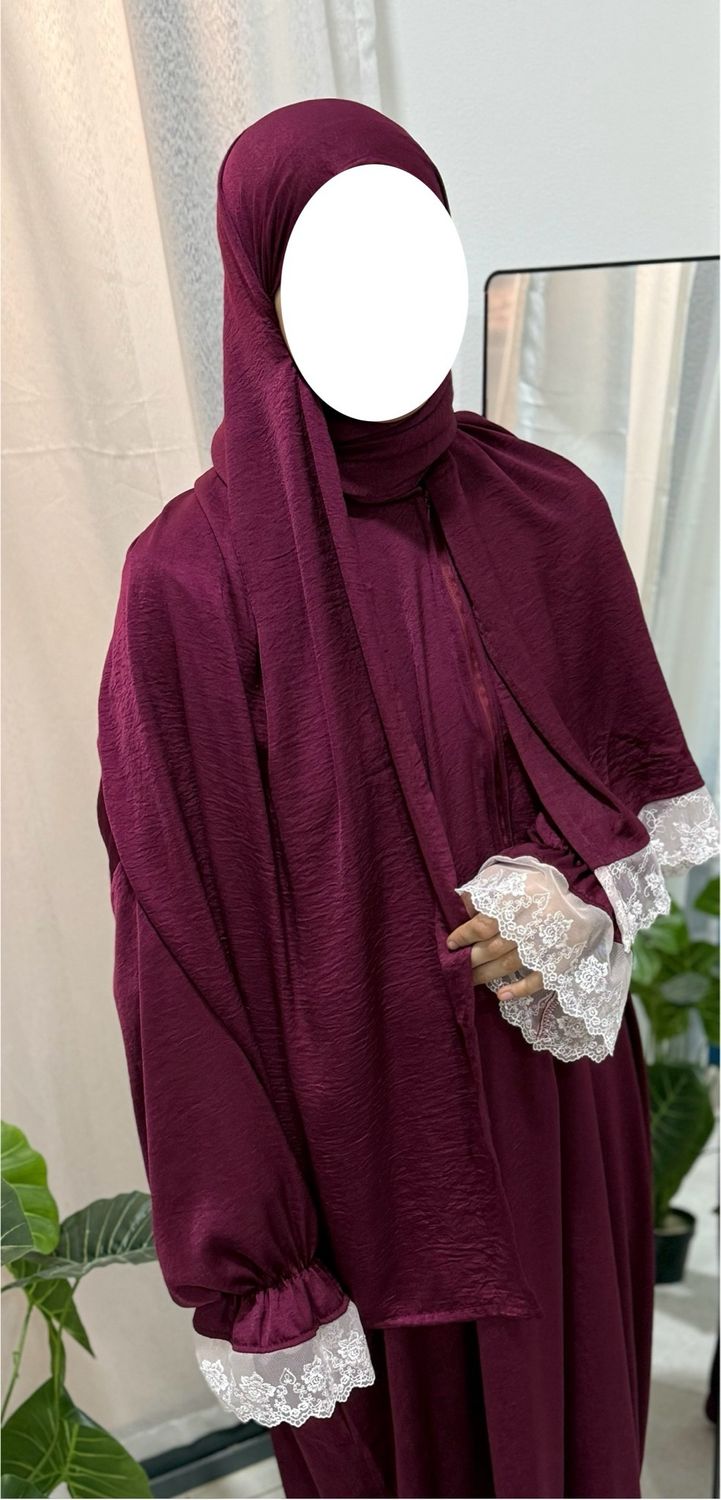 عنابي ثوب صلاة