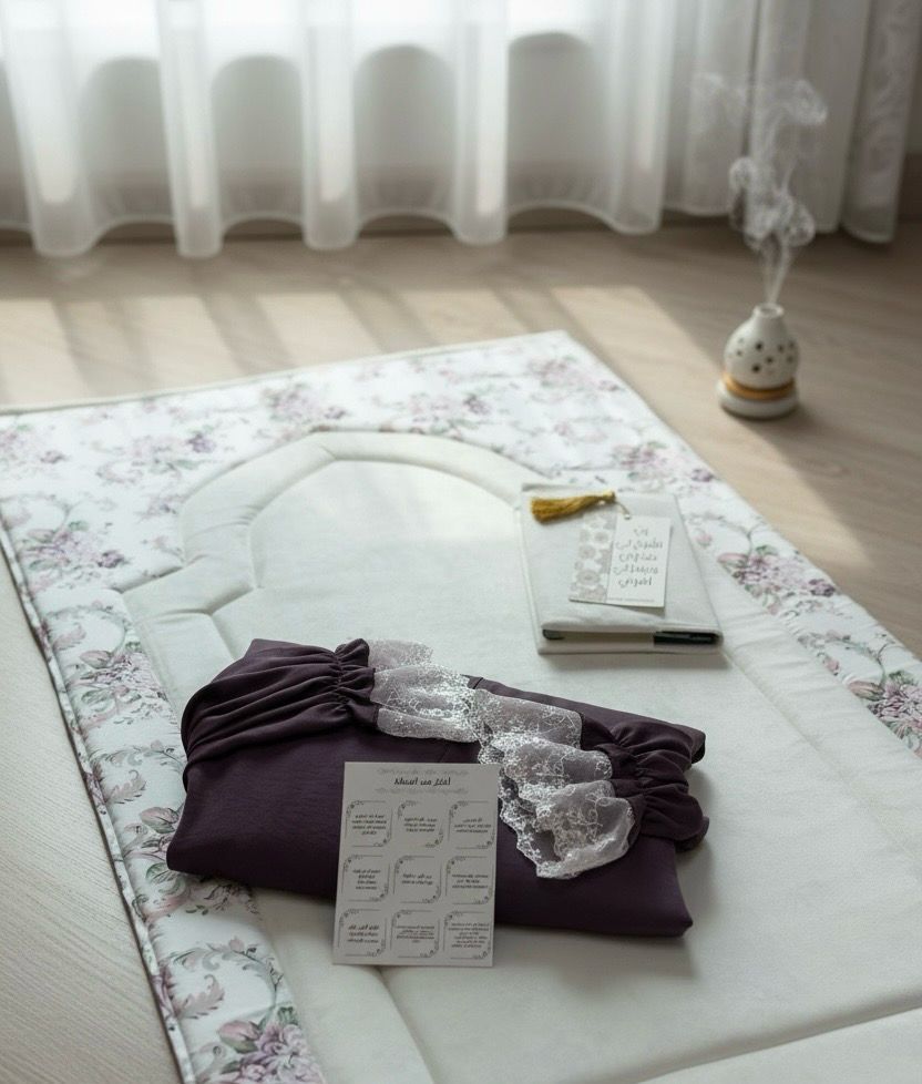 ابيضّ بنفسجي