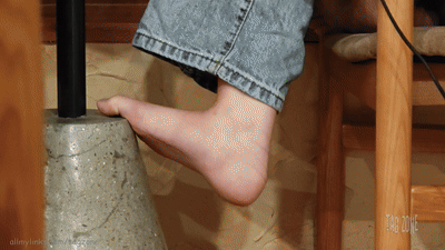 Spread Toes Of A Sole