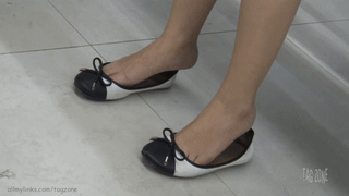 Black &amp; White Flats Player
