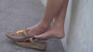 Thai Barefoot Dangling Activity