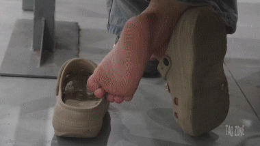 VN College Girl Feet On The Bench