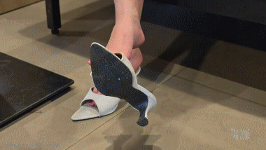 High Heel Sandals Dangling/Playing Foot activity