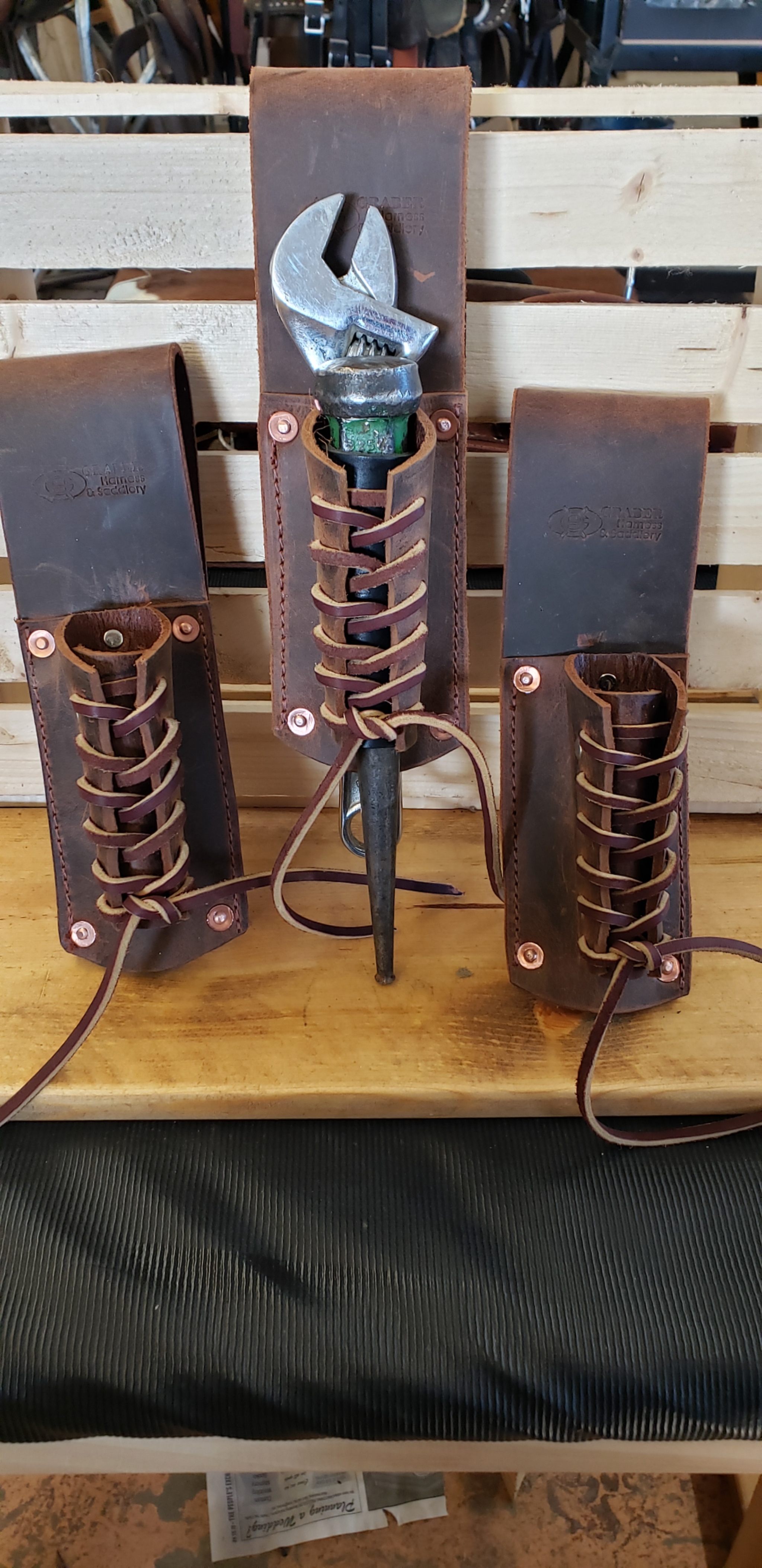 Ironworker Oil Tan Leather Bull Pin Holder Cherry