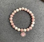 Queen Conch 8&quot; 8mm Bead Stretch Bracelet w.SS Clam in Circle Charm