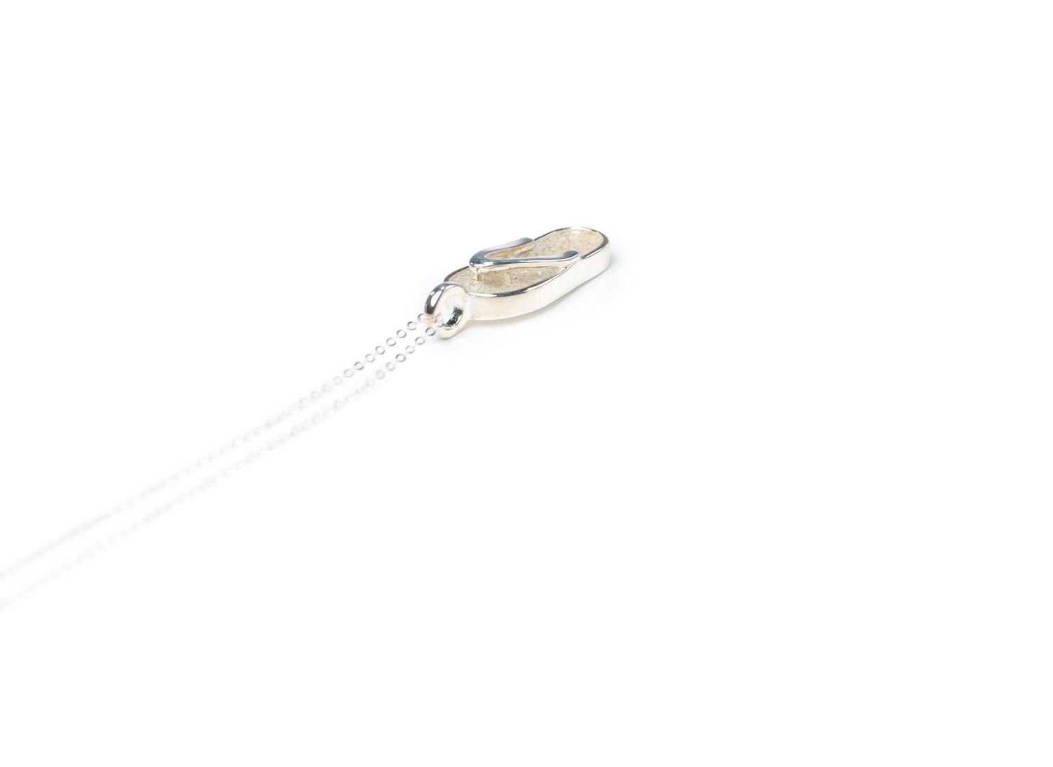 Dune Flip Flop Necklace with Sand from Paradise Island