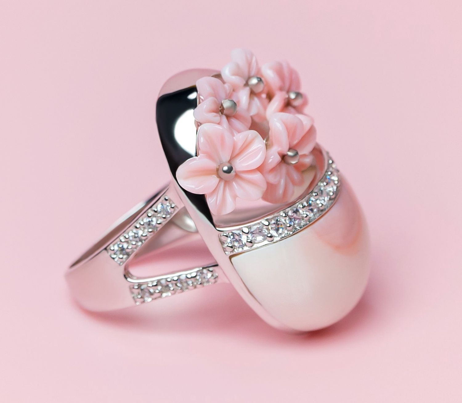 Queen Conch SS Flowers in Basket Ring