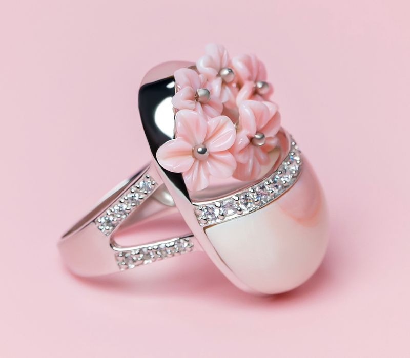 Queen Conch SS Flowers in Basket Ring