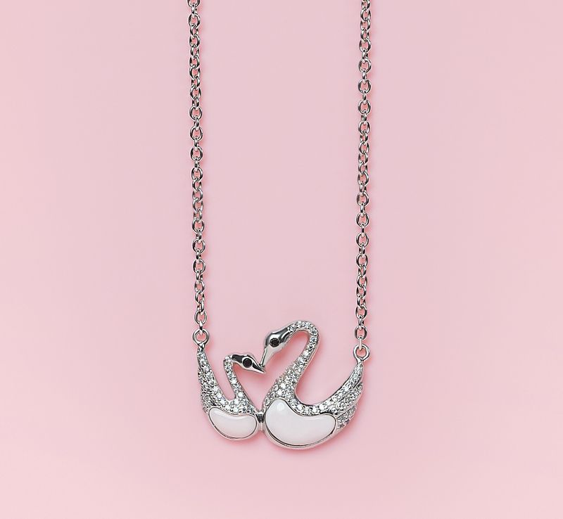 Queen Conch SS Double Swans Necklace