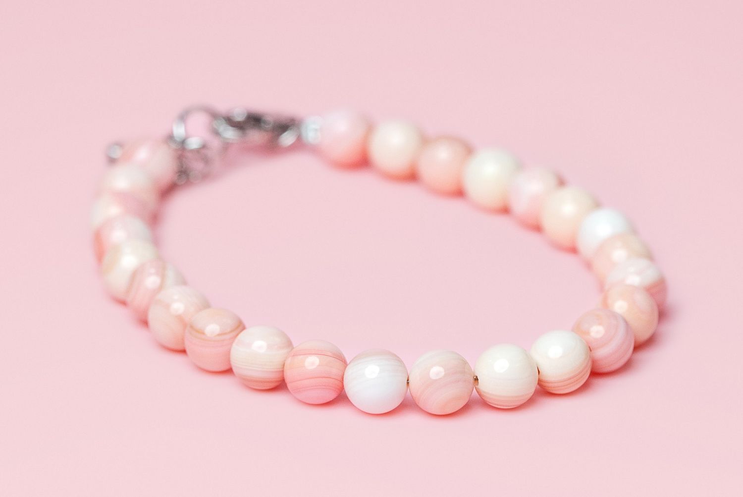 Queen Conch 7&quot; 6mm Round Beaded SS Clasp Bracelet