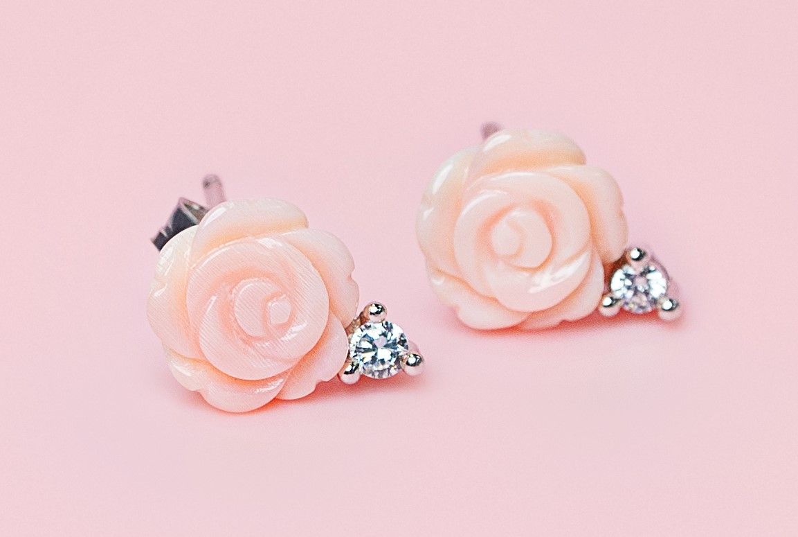 Queen Conch SS Small Rose Stud Earrings
