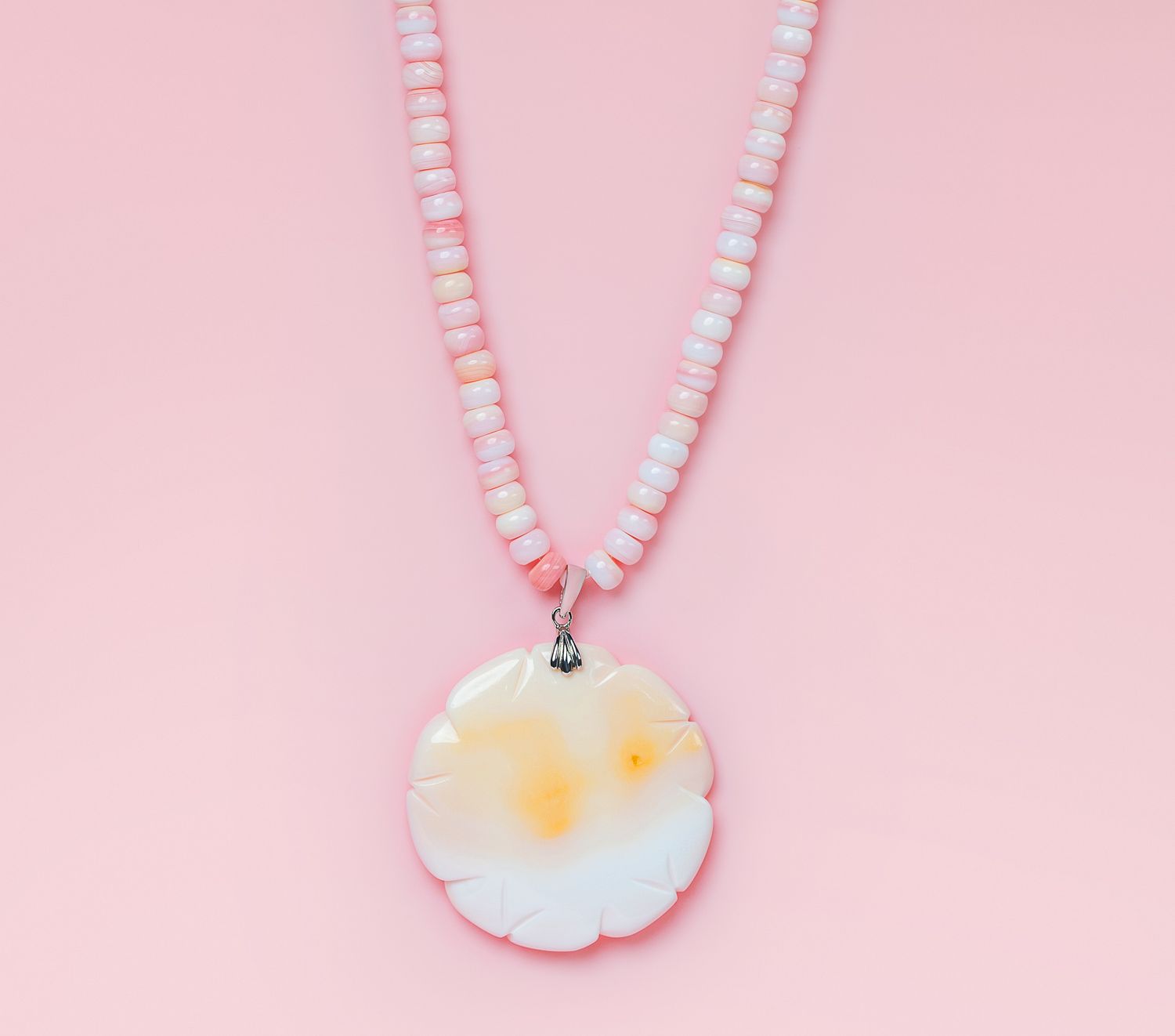 Queen Conch Beaded Necklace w/ Rose Charm