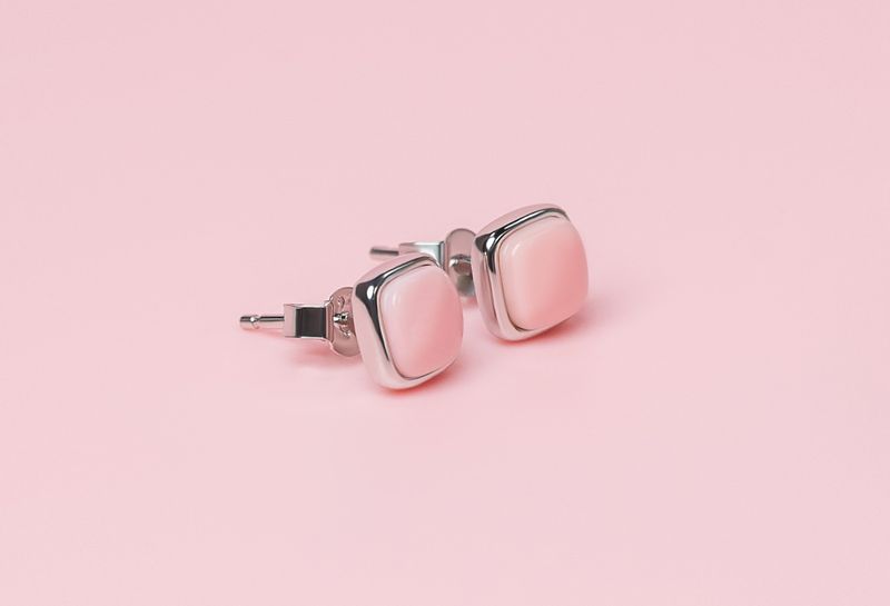 Queen Conch/SS Square Stud Earring