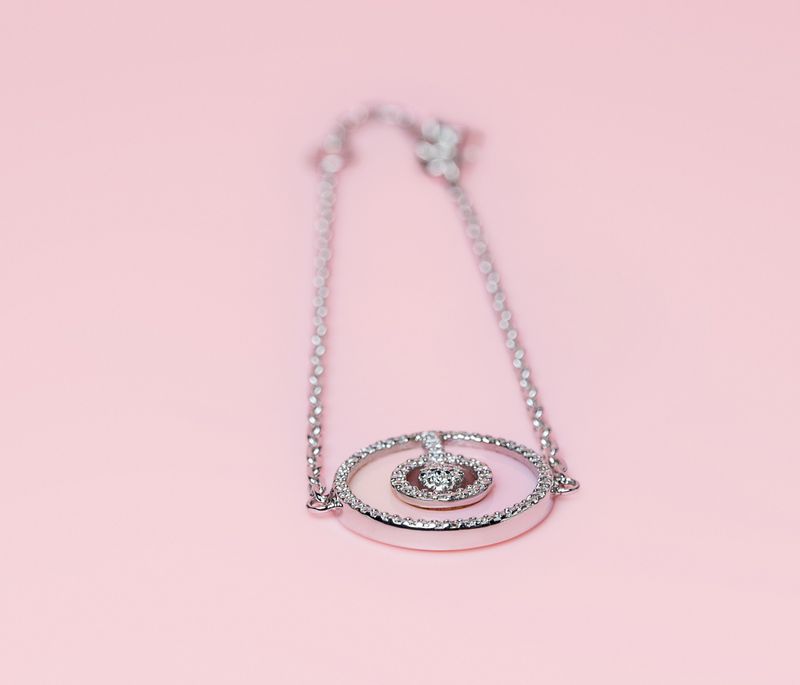 Queen Conch SS Round Charm w/ CZ&#39;S Bracelet