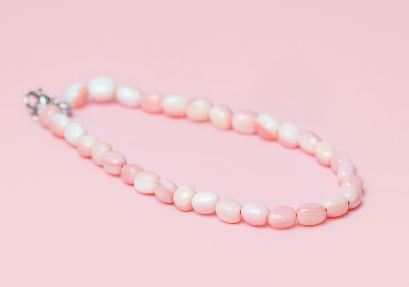 Queen Conch 7&quot; 6x8mm SS Clasp Bracelet