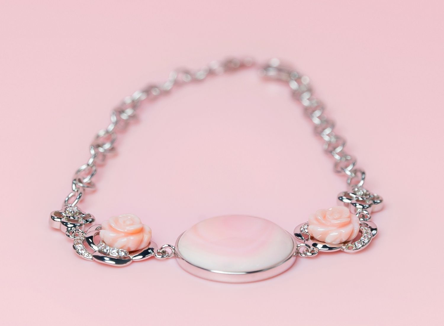 Queen Conch SS Round &amp; Flower Charm Bracelet