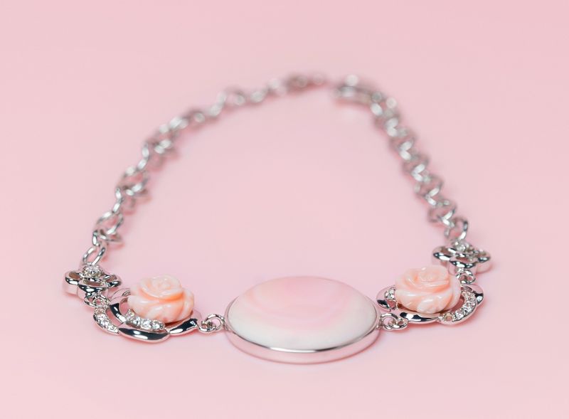 Queen Conch SS Round &amp; Flower Charm Bracelet