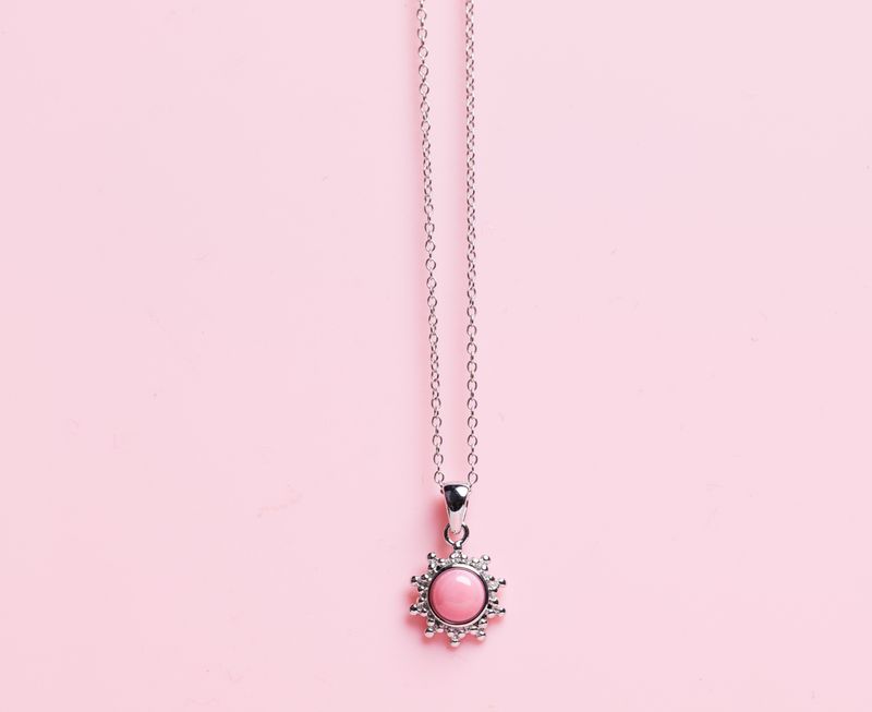 Queen Conch Sun Pendant Necklace