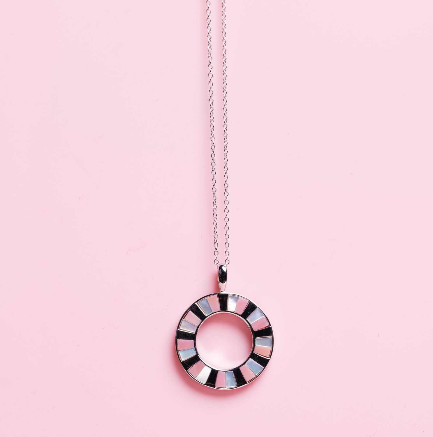 Queen Conch/SS Round Pendant w/MOP