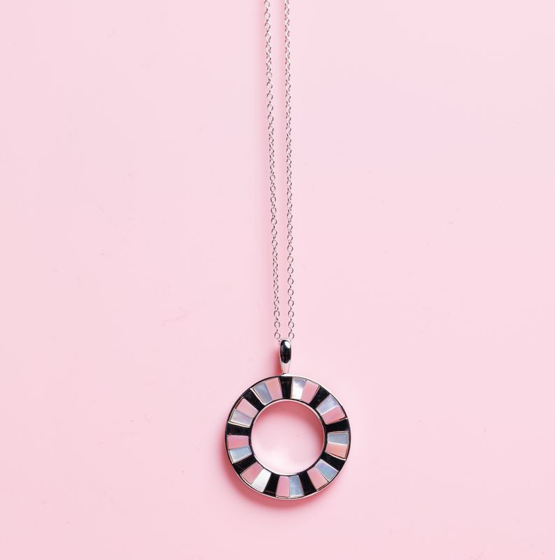 Queen Conch/SS Round Pendant w/MOP