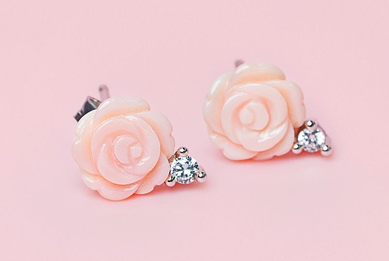 Queen Conch SS Small Rose Stud Earrings