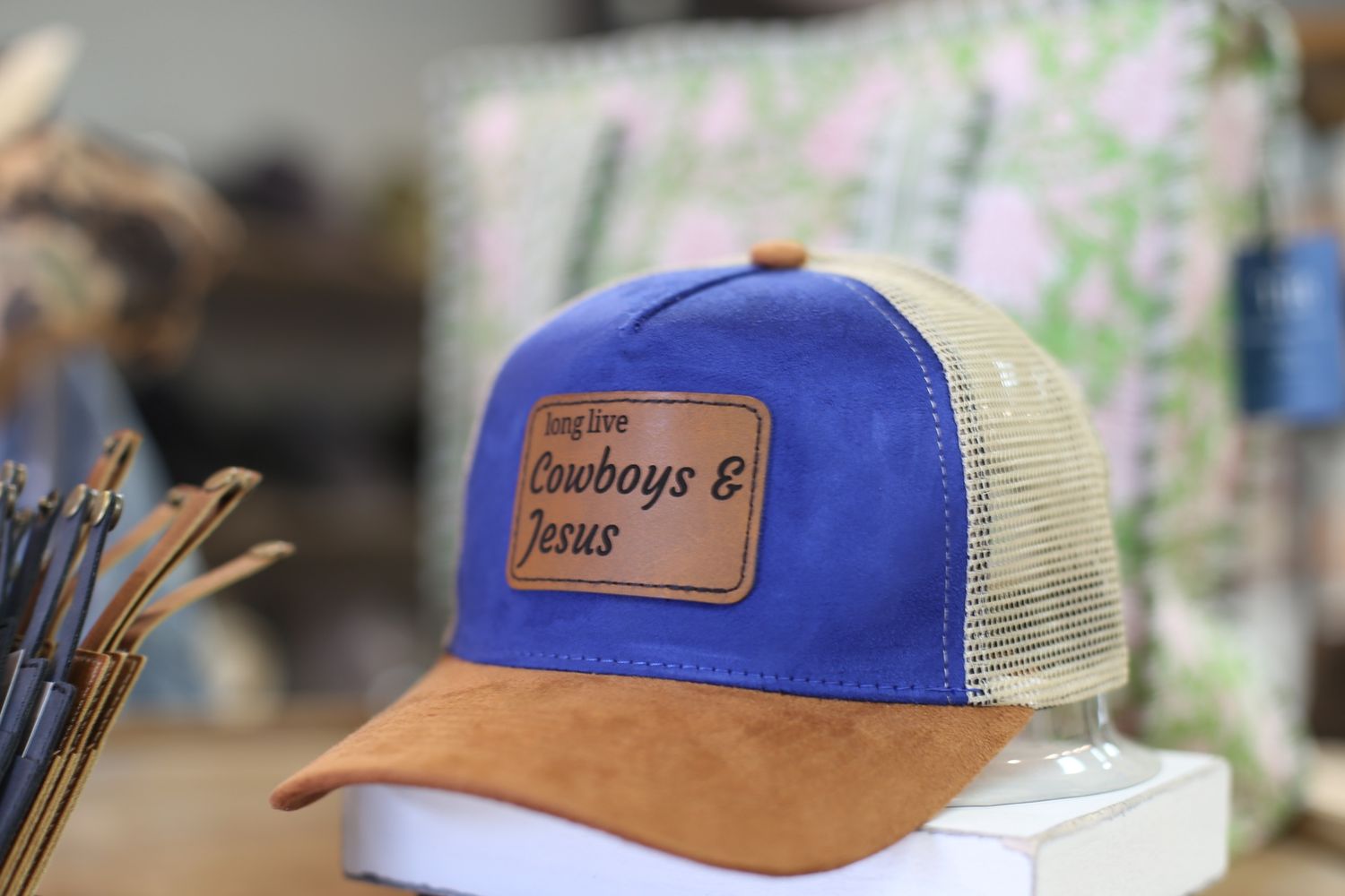 Cowboys and Jesus, Colour: Blue suede