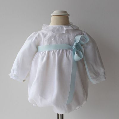 Fofo de Linho Branco com Bordado Maria Malmequer - Fofo de Linho Branco com Bordado