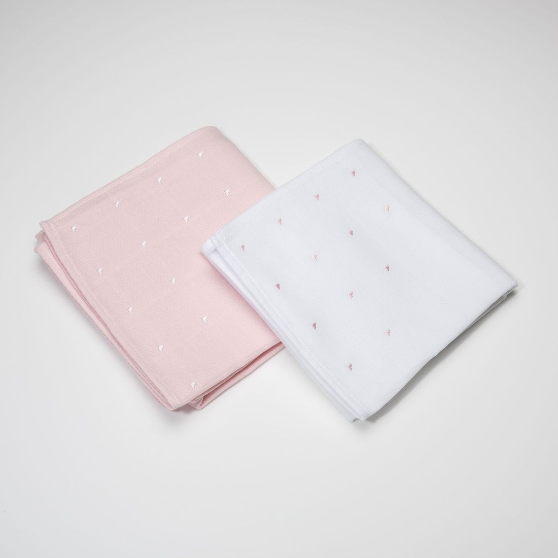 Maria Malmequer - Fralda Branca com Mini Coração Rosa