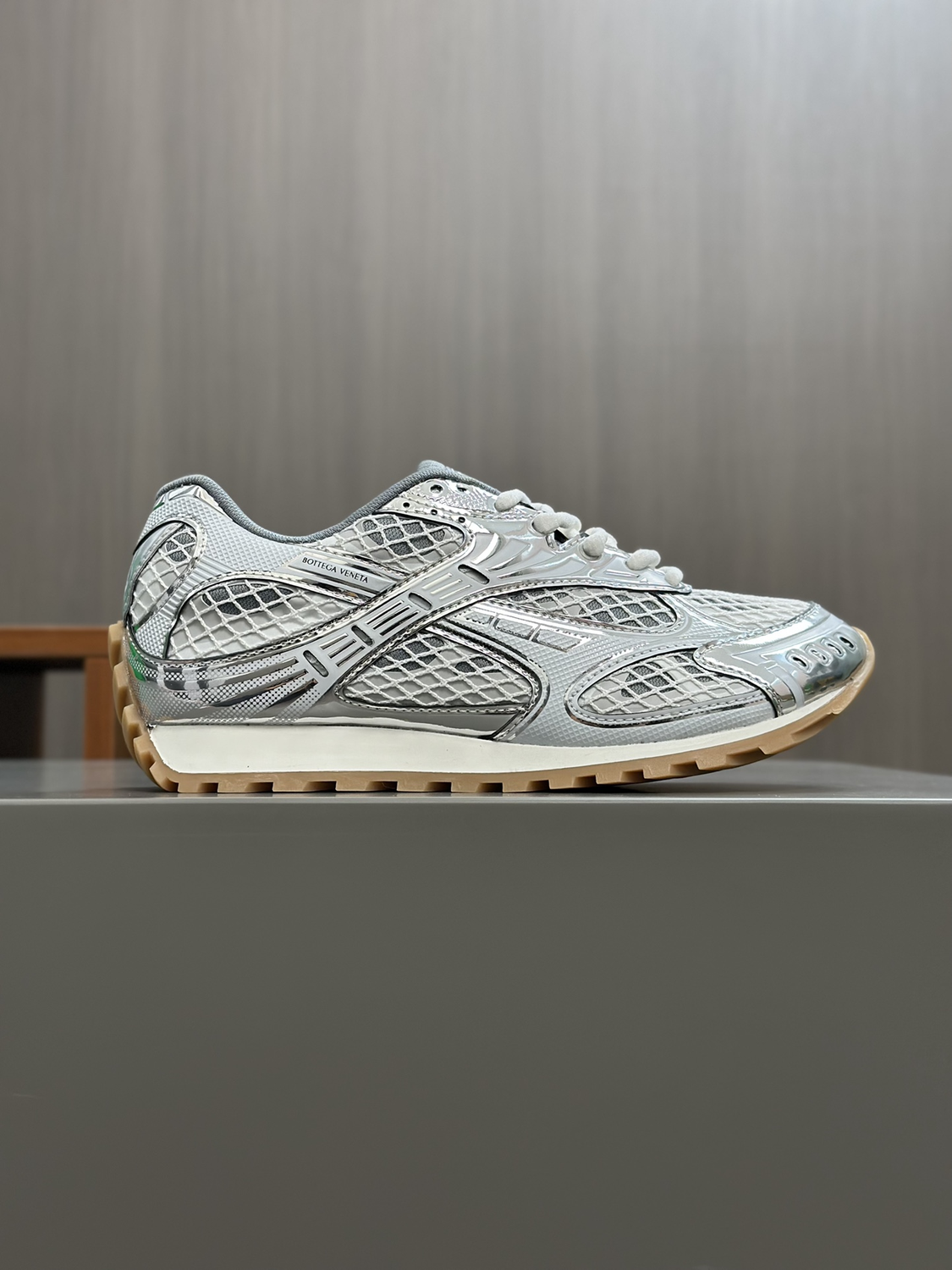 B*TTEGA V*ENETA- SILVER / GUM BOTTOMS