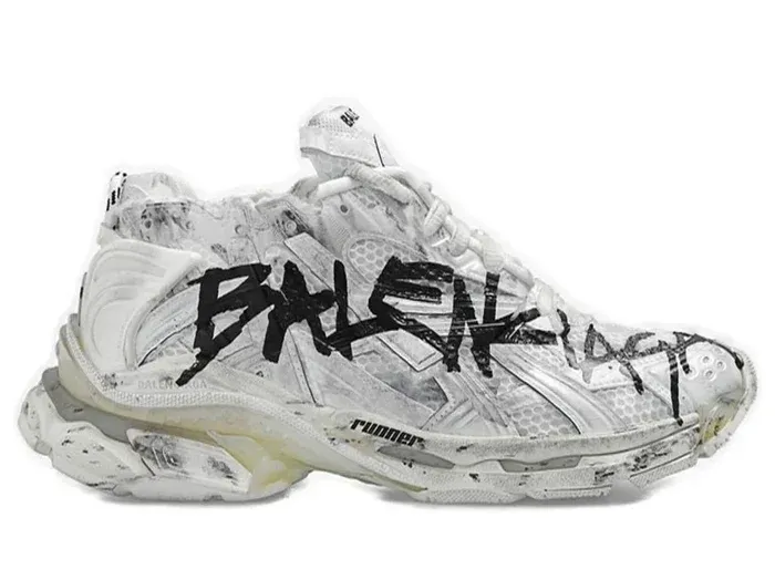 BB RUNNERS - WHITE W/ BLACK GRAFFITI