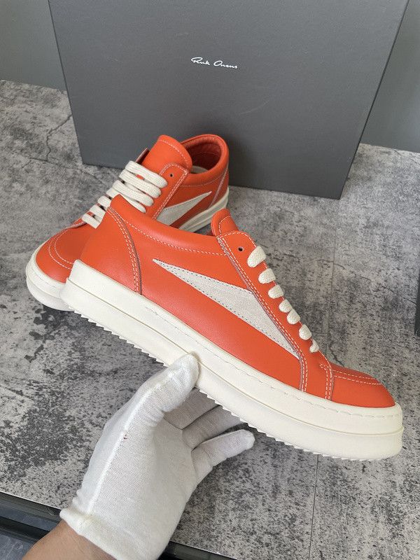 RO - ORANGE VANS