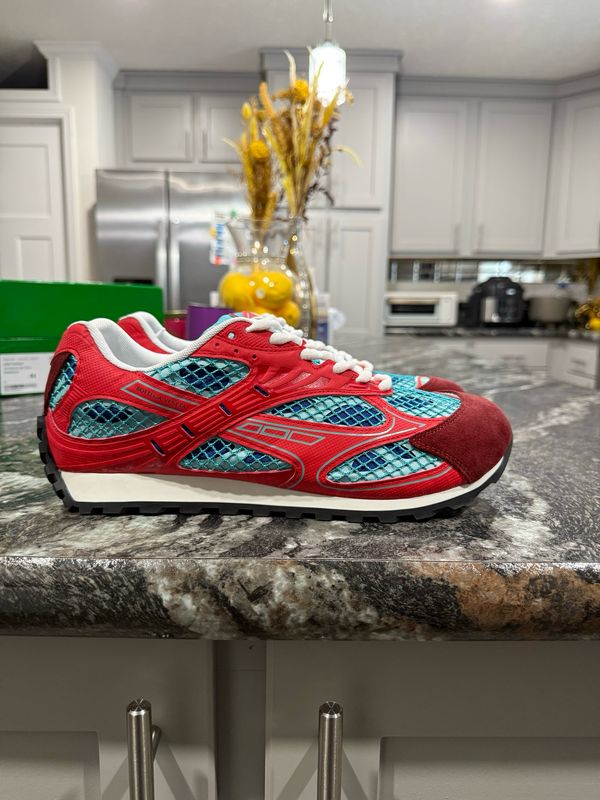 2-3 DAY SHIPPING - SIZE 44