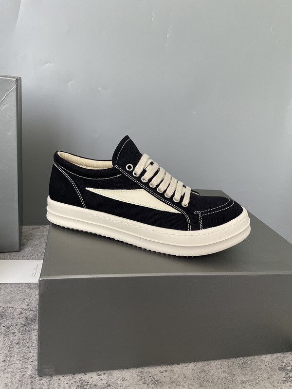 RO - STITCHED BLACK VANS