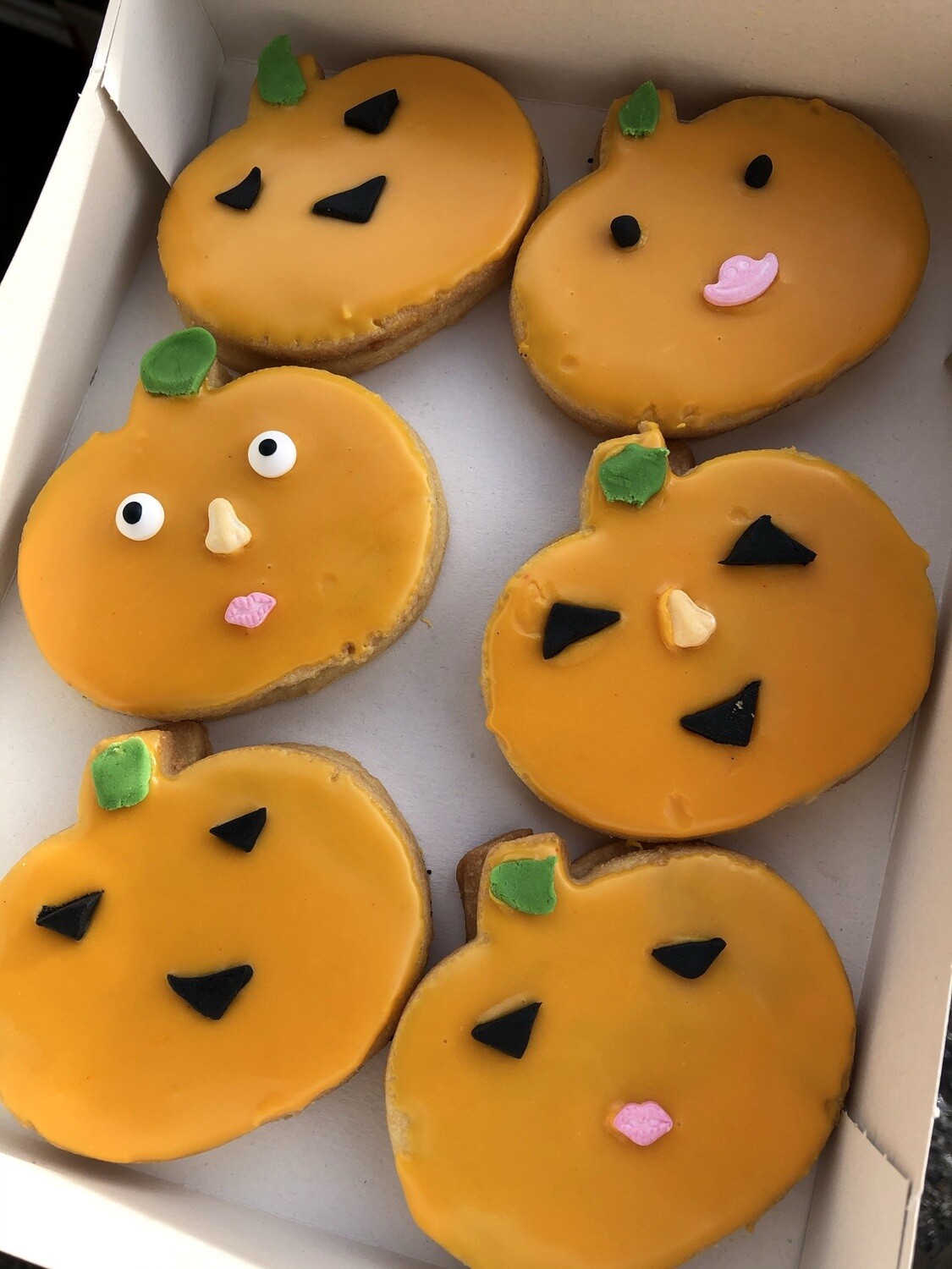 Halloween Pumpkin biscuits (6)