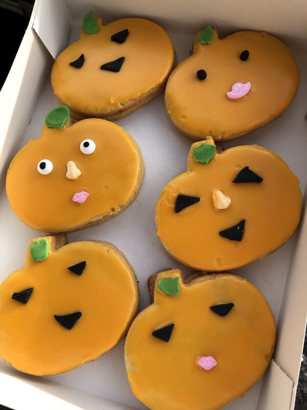 Halloween Pumpkin biscuits (6)