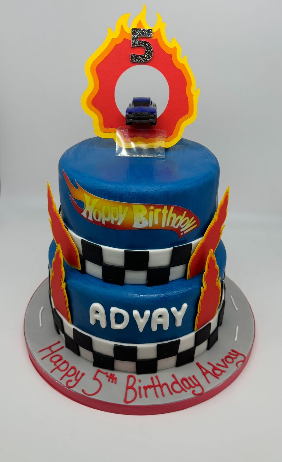 Hot Wheels theme cake