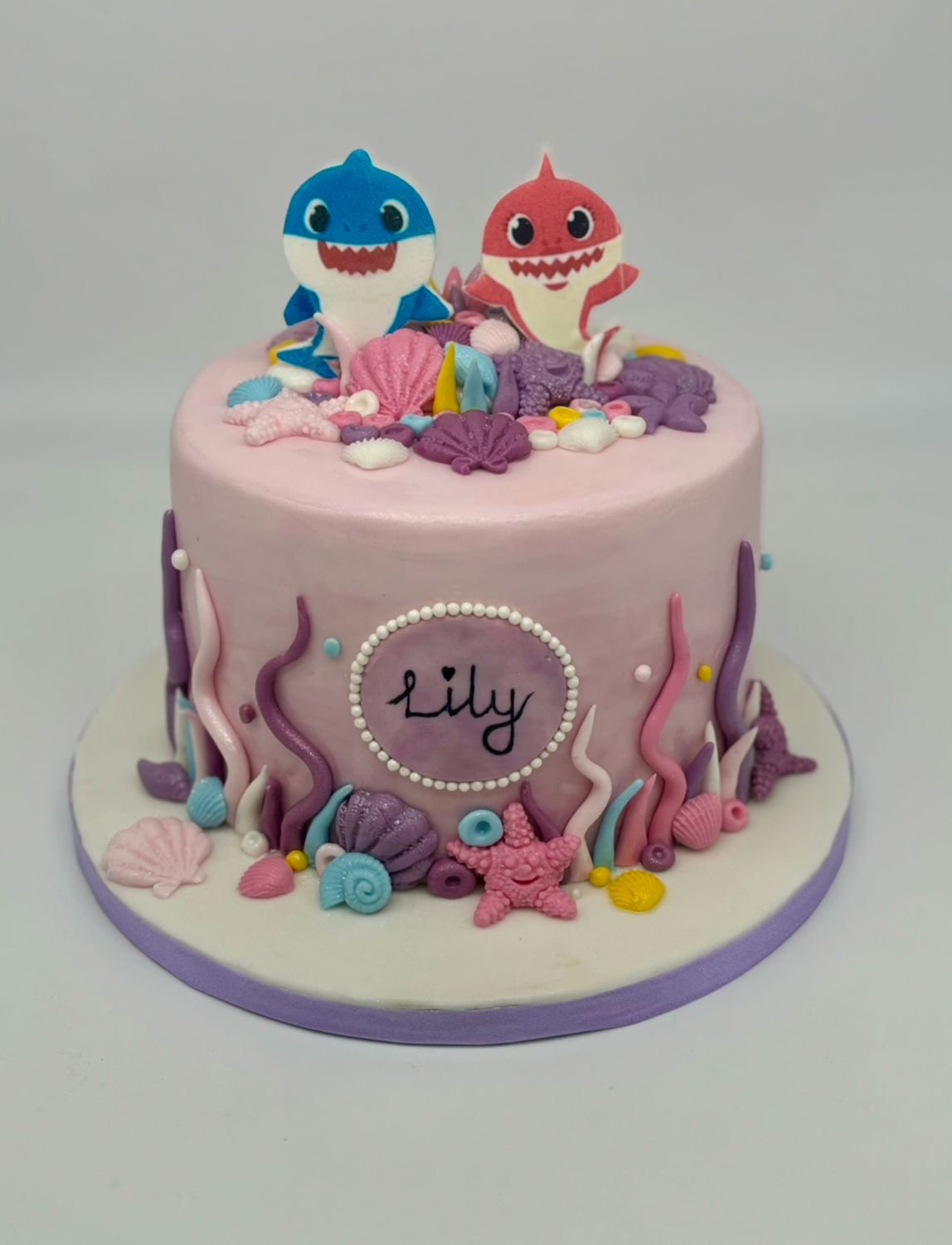 Baby shark cake