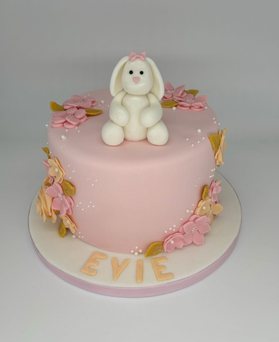 Cute bunny cake