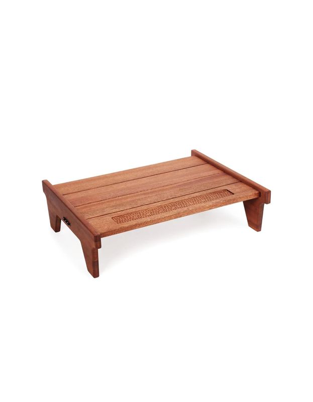 طاوله بقطع متفككه مصنوعه من OAK WOOD  سهل الفك و التركيب  مع حافظه