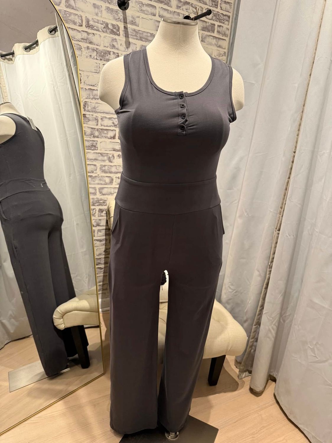 Anchored Arrows Gray tank