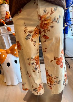 Easel Flower Print Pants