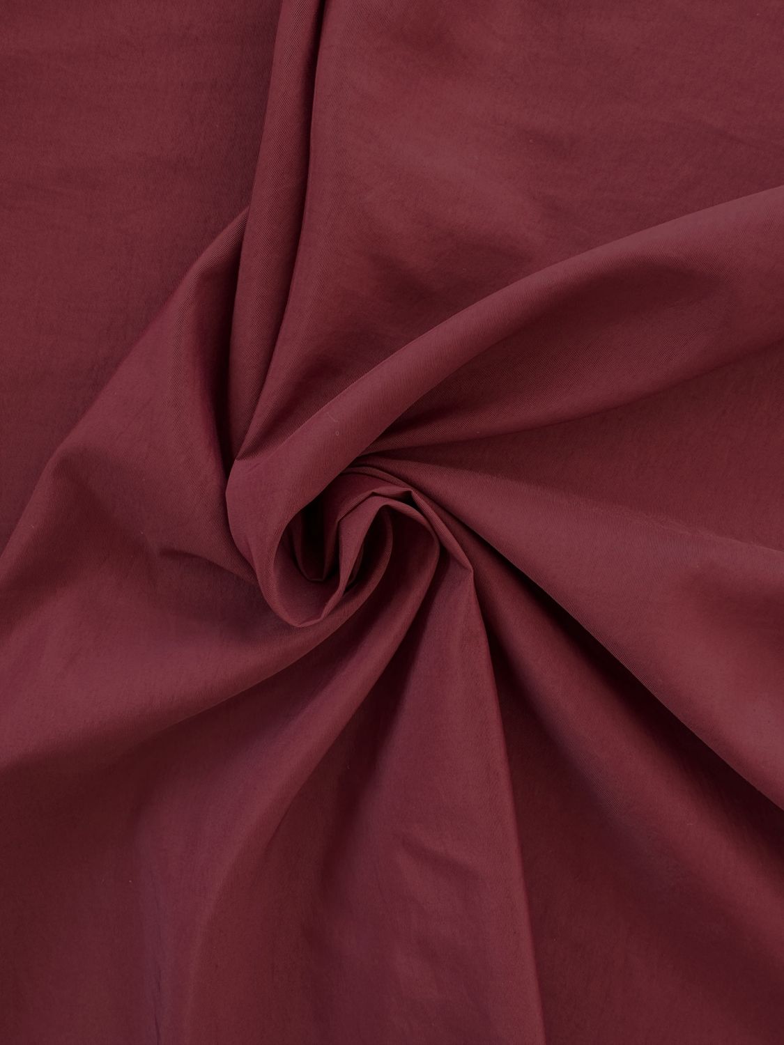Taslon, Colour: Maroon