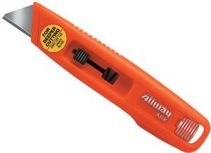 RETRACTABLE UTILITY KNIFE