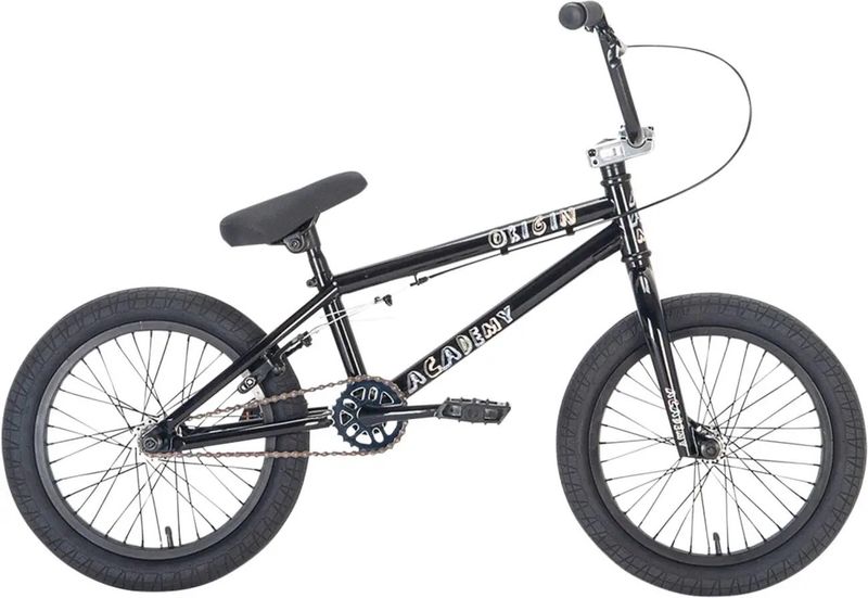 Academy Origin 18&#39;&#39; 2022 Freestyle BMX Fiets Gloss Black Framemaat 18 inch. Ook beschikbaar in de winkel!
