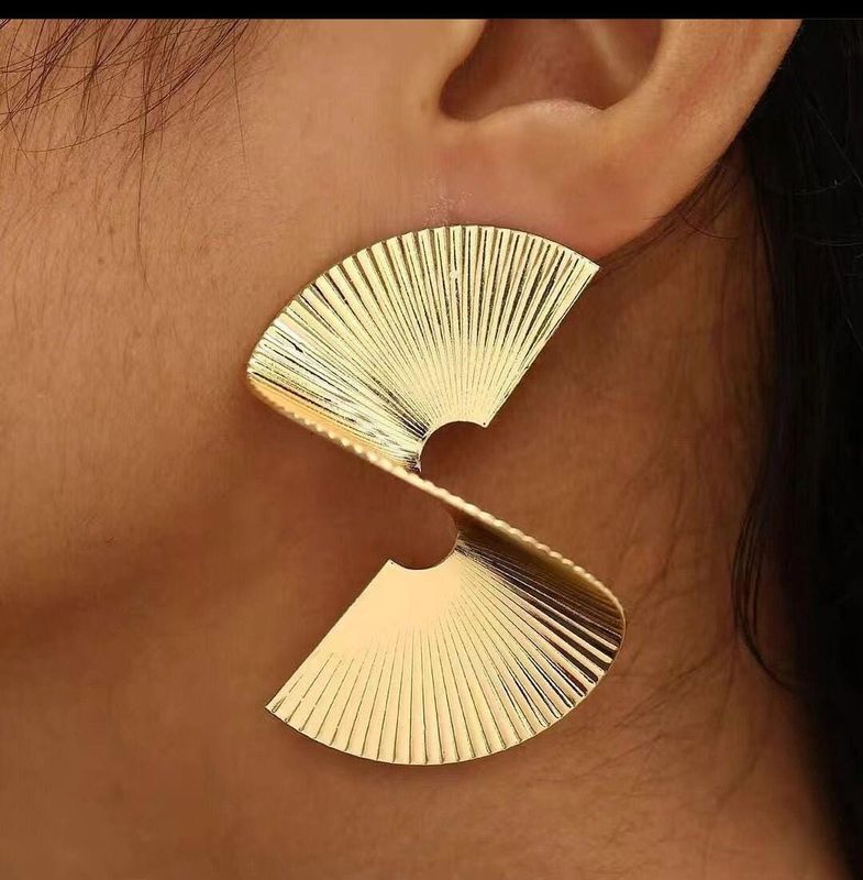 Gold Plated S-Class Statement Earring