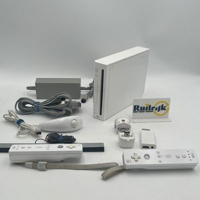 Nintendo Wii game console inc 2 controllers - Complete set