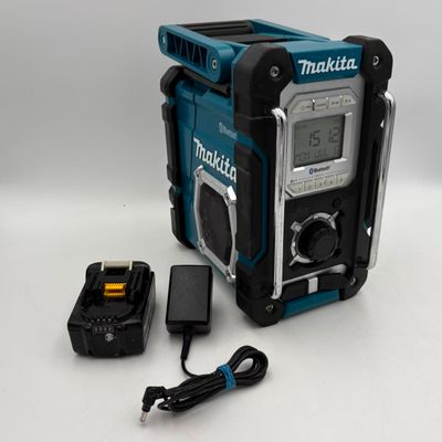 Makita DMR108 Bluetooth bouwradio FM + Adapter en accu