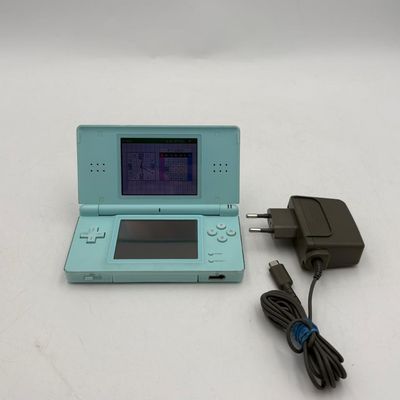 Nintendo DS Lite met oplader lichtblauw - Prima staat